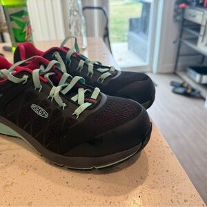 Size ten Keen composite shoes
